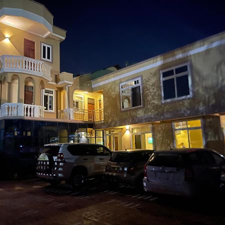 Moments Park Motel Dar es Salaam Ngoại thất bức ảnh