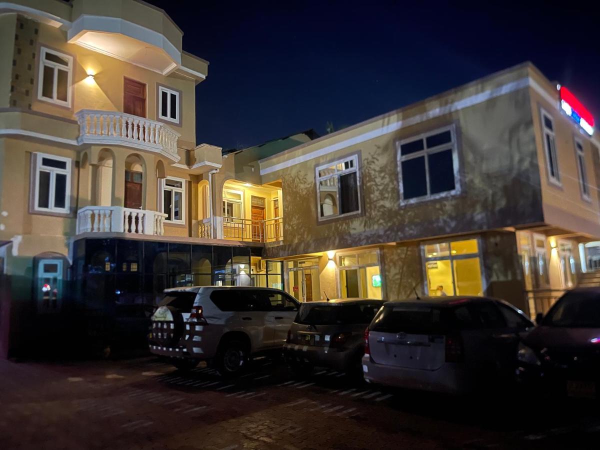 Moments Park Motel Dar es Salaam Ngoại thất bức ảnh