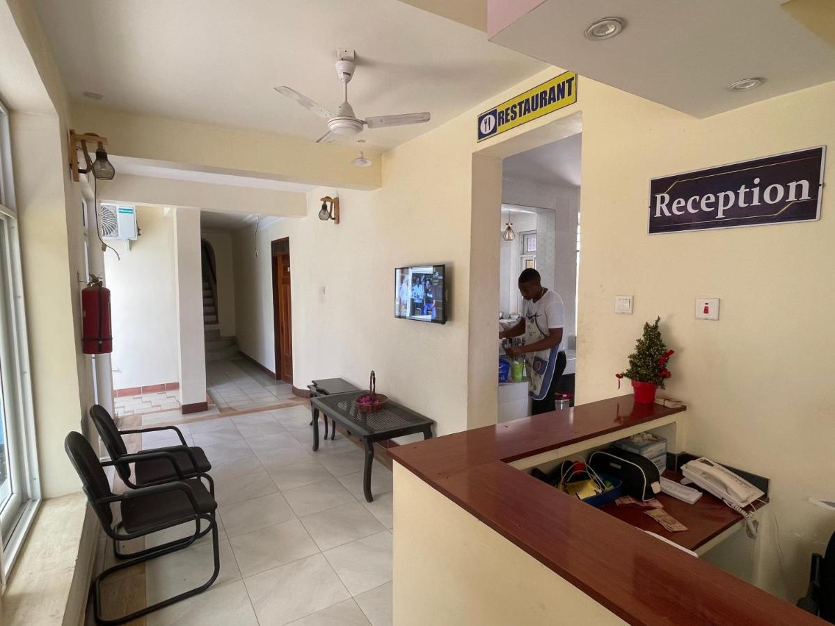 Moments Park Motel Dar es Salaam Ngoại thất bức ảnh